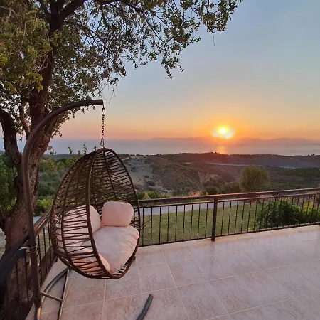 Village House Awsome Seaview, Organic Garden & Pool